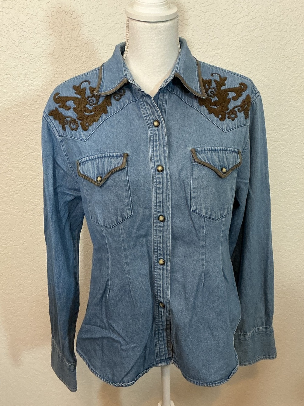 Rare Cambridge Dry Goods Denim Western-Style Shirt with Brown Embroidery (B5)